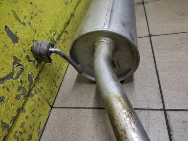 Silencieux arrière VW Polo IV 9N OEM 59R014003 image 3