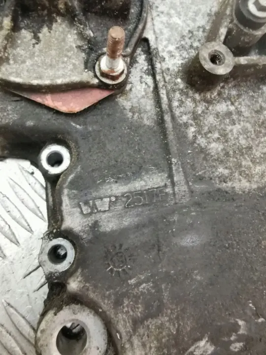 Jeep Grand Cherokee 2014 Ketjusuoja OEM 2517F image 3