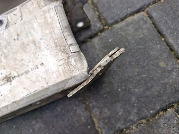 BMW 4 F32 Etuiskunvaimennus OEM 51117289907 image 3