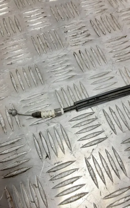 Câble de capot Jeep OE OEM FOB15613 - Occasion image 3
