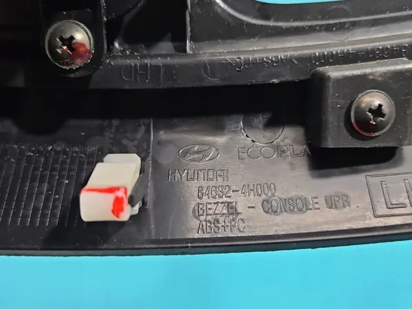 Prise allume-cigare Hyundai H1 II OEM 84632-4H000 image 5