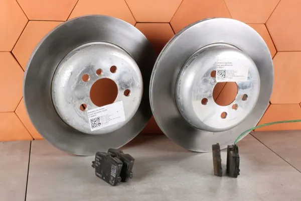 Jeu de disques et plaquettes arrière BMW OEM 6883979 image 2