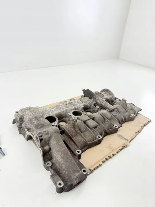 Porsche Cayman 987 venttiilikansi oikea puoli OEM 98710491400 image 4