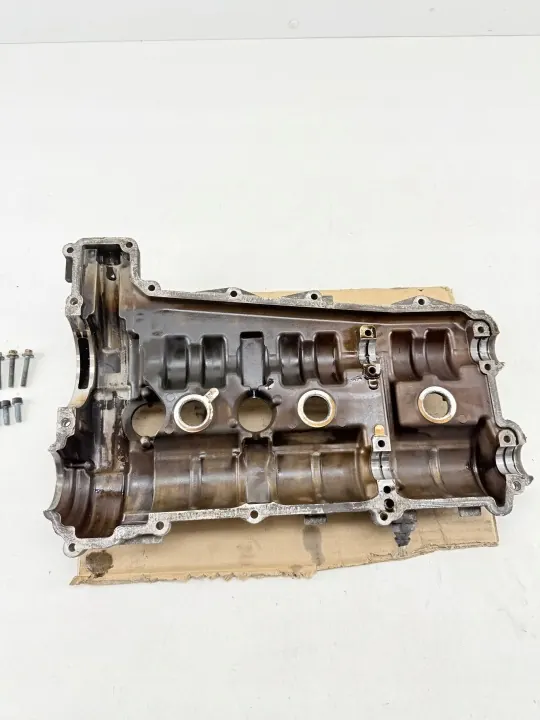 Porsche Cayman 987 venttiilikansi oikea puoli OEM 98710491400 image 6