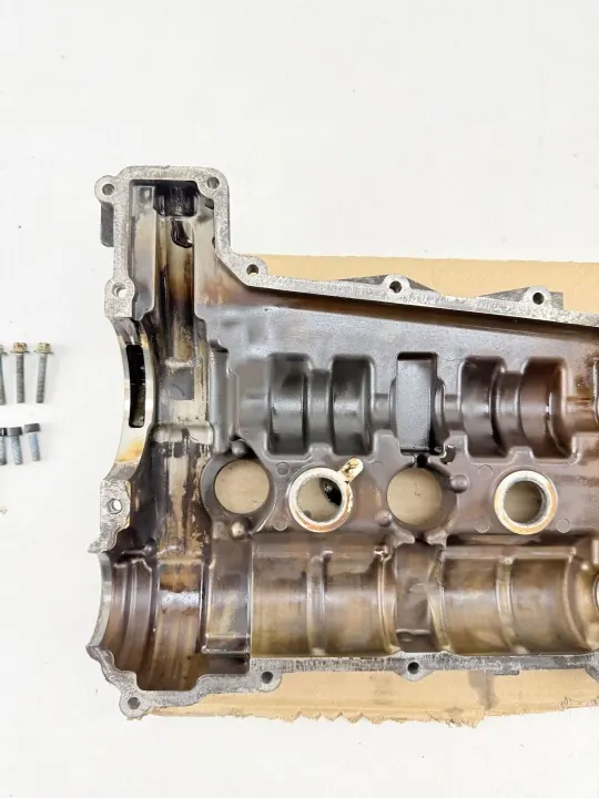 Porsche Cayman 987 venttiilikansi oikea puoli OEM 98710491400 image 7