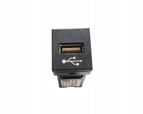 Toyota C-HR USB-Anschluss OEM 86190F4040 - Gebraucht image 2