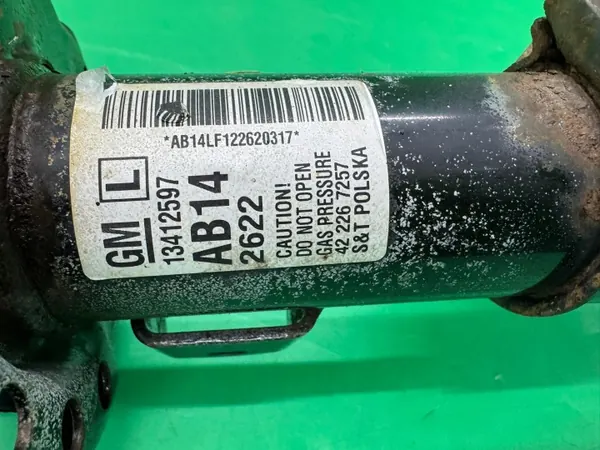 Amortecedor dianteiro esquerdo OEM 13412597 para Opel Astra J image 9