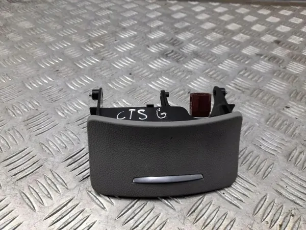 Cadillac CTS Bakre Askfat OEM 149476 - Begagnad image 2