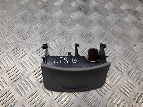 Cadillac CTS Bakre Askfat OEM 149476 - Begagnad image 6