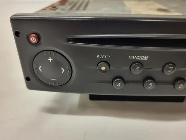 Renault Laguna II Radio OEM 8200002607 mit Code image 6