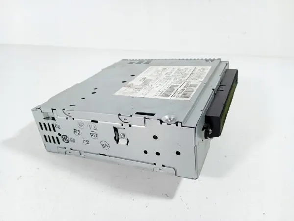 Volvo CD-soitin OEM M1S224 DOM 00018829 - Käytetty image 3