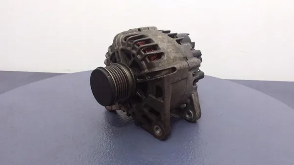 DACIA DUSTER I 1.5 DCI Vaihtovirtageneraattori 231003831R image 2