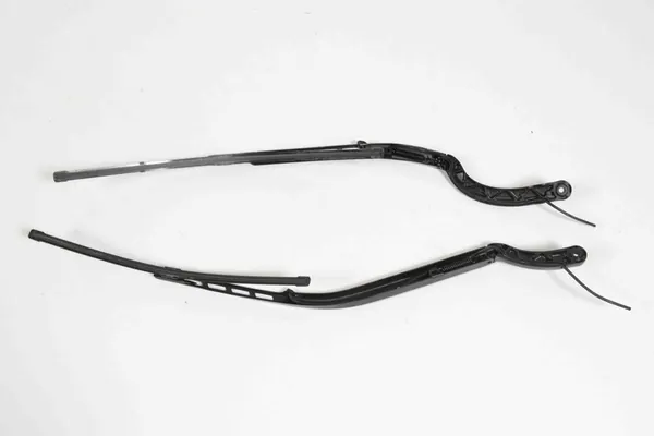 Front Wipers Jaguar XF (X250) 2010 8X2317526D image 2