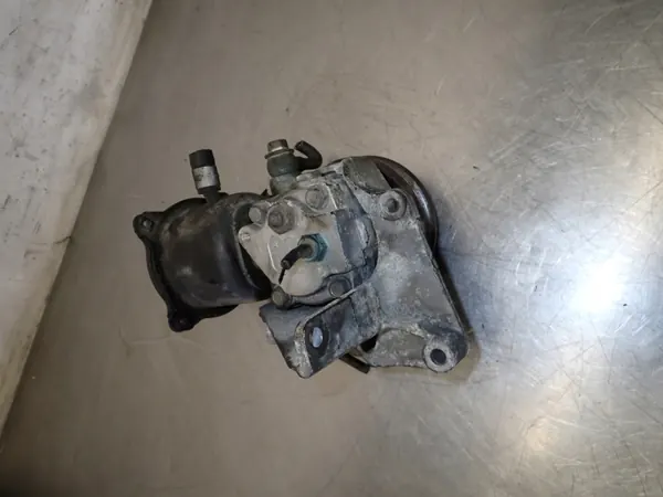 Bomba de dirección asistida Subaru Forester 2.0 image 3