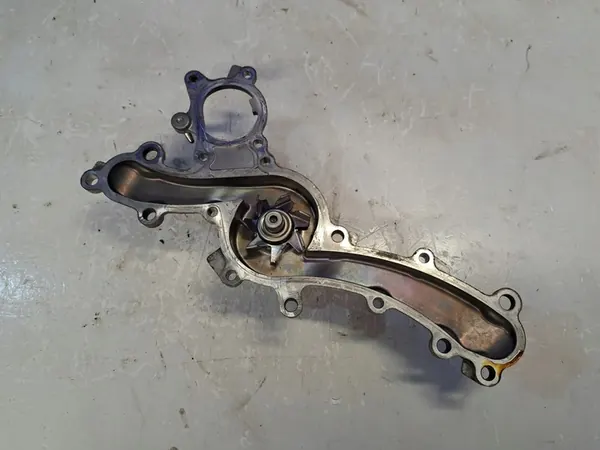 Vattenpump Lexus RX 450H 2021 OEM 1610079445 image 3