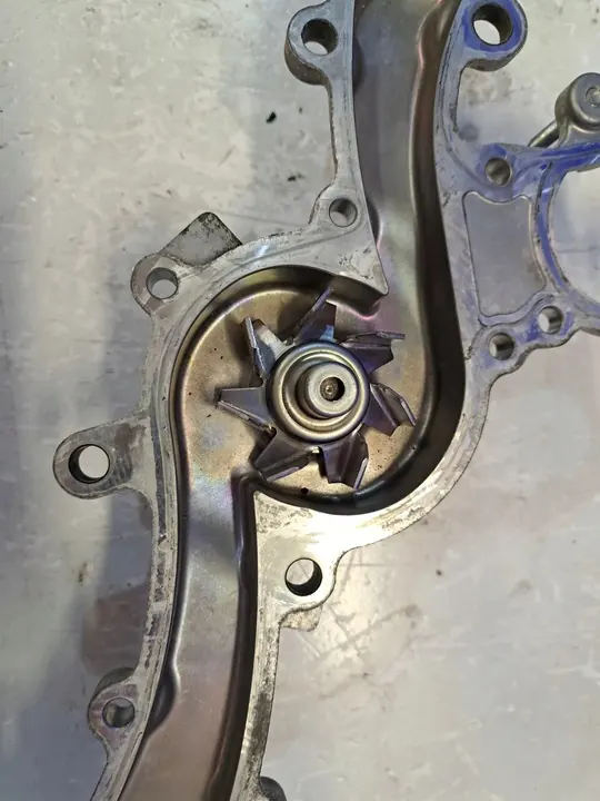 Vattenpump Lexus RX 450H 2021 OEM 1610079445 image 4