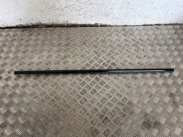Raspador porta traseira direita Audi Q7 II OEM 4M0853764C image 2