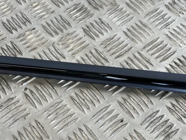 Raspador porta traseira direita Audi Q7 II OEM 4M0853764C image 3