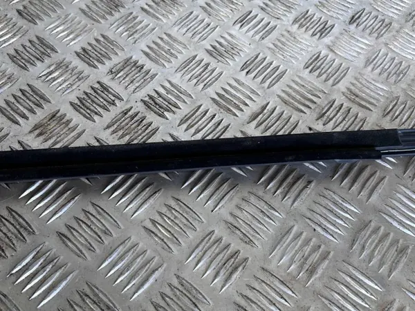 Raspador porta traseira direita Audi Q7 II OEM 4M0853764C image 9