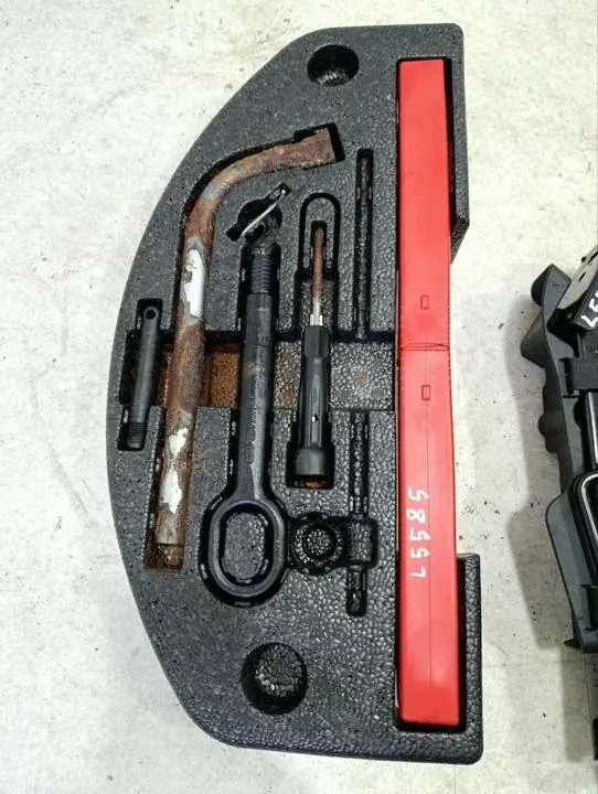 Roue de secours AUDI A8 D2 4H0601027E 3.0L Diesel 2015 image 7