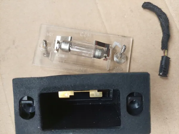 AUDI A3 8L A4 B5 LIFT Luz de Placa Lateral Esquerda image 4