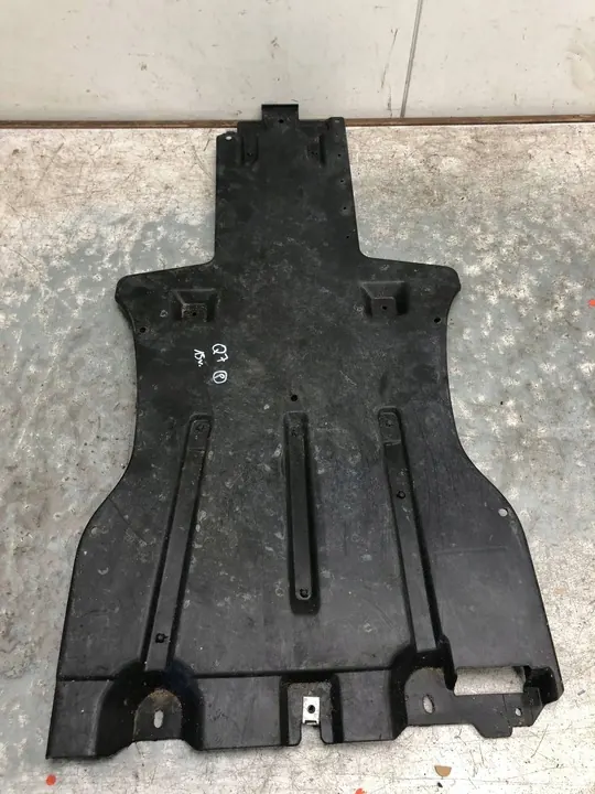 Underkörningsskydd Audi Q7 7L8825231A image 2