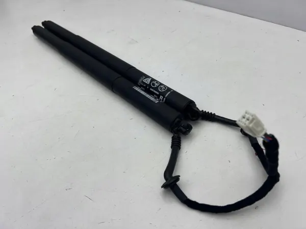 Set de actuador de maletero Ford Capri EV OEM R2KB-R402A55-AA image 3