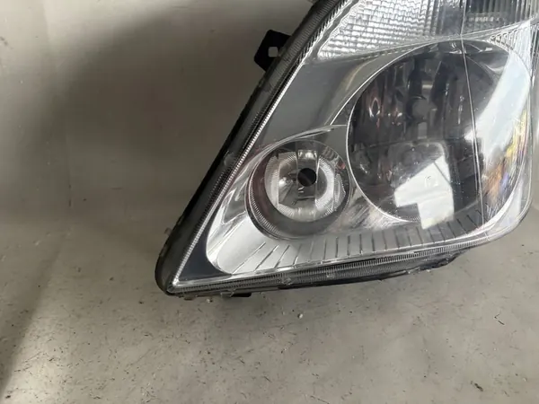 FARO DERECHO MERCEDES SPRINTER W906 A9068200261 image 3