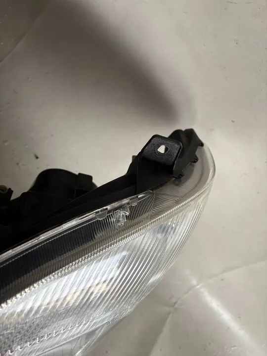 FARO DERECHO MERCEDES SPRINTER W906 A9068200261 image 6