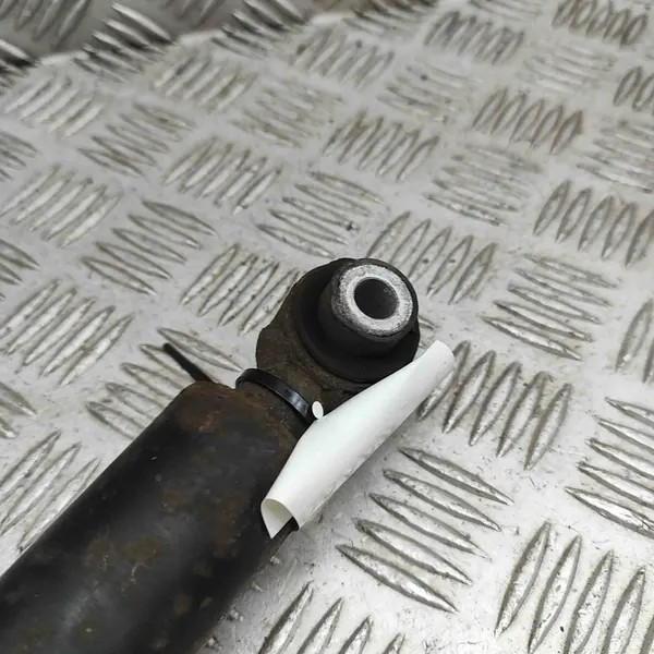 Ammortizzatore posteriore destro Infiniti Q30 2019 OEM image 6