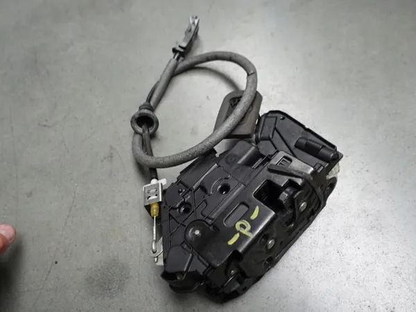 Höger dörrlås VW Beetle 5C OEM image 2