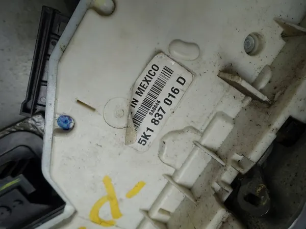 Höger dörrlås VW Beetle 5C OEM image 3