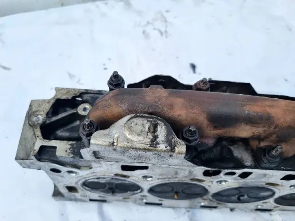 Auspuffkrümmer Ford Focus OEM 2619768 2011 1.6L image 3