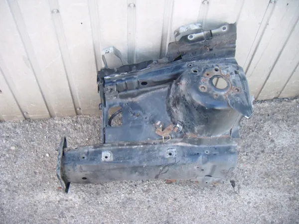 FORD C-MAX MK1 03-10 Oikea Etu Neljännespalkki OEM image 3