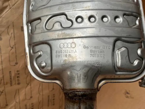 Audi OE Auspufftopf OEM 8W0253411A Gebraucht image 4