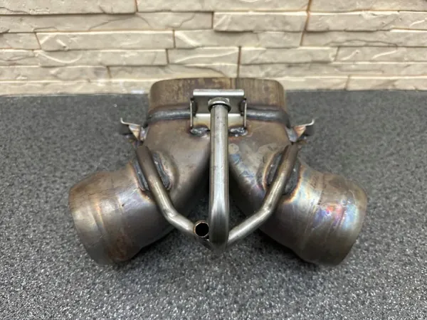 Ferrari 296 Auspuffrohr OEM 769752 Q1 - Gebraucht image 2