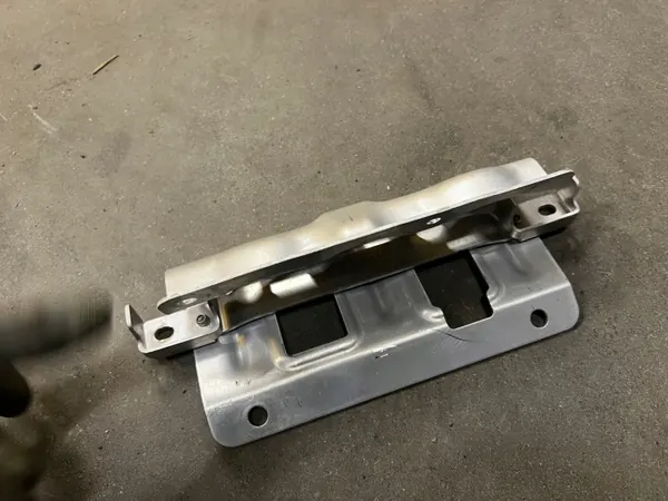 Avgasfäste OEM 97050481300 Porsche Panamera image 3