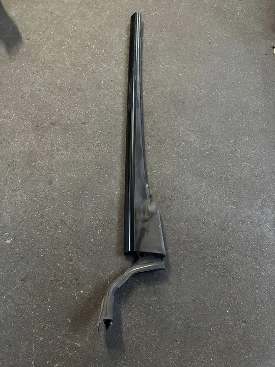 BMW 6 F12 Hintere linke Fensterleiste 7221319 image 1