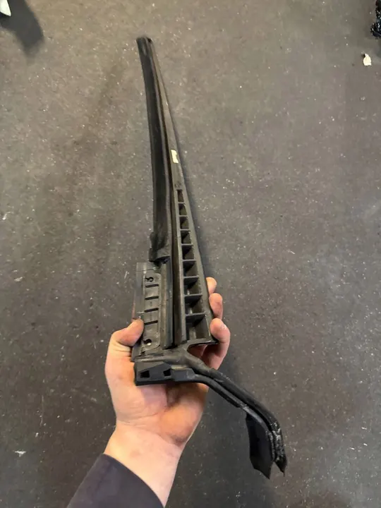 BMW 6 F12 Hintere linke Fensterleiste 7221319 image 2