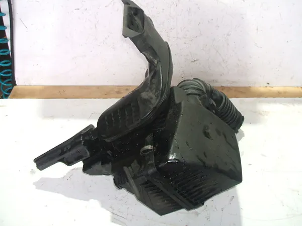 Boîtier de filtre à air Mazda SH01-133AX K3006 image 3