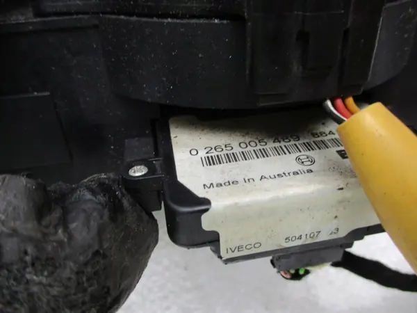 Colector IVECO DAILY IV 3.0 HPI OEM 69500605 0265005489 image 4