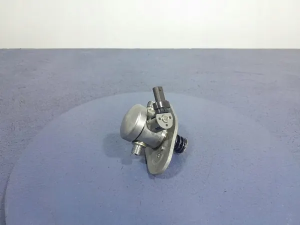 Brandstofpomp BMW X3 G01 LCI 8631642 image 2