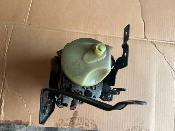 Stuurbekrachtigingspomp OEM 4N51-3K514DL Volvo V50 image 2