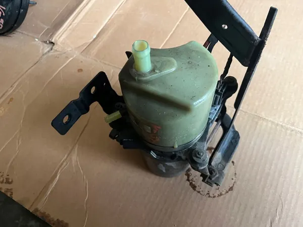 Stuurbekrachtigingspomp OEM 4N51-3K514DL Volvo V50 image 3