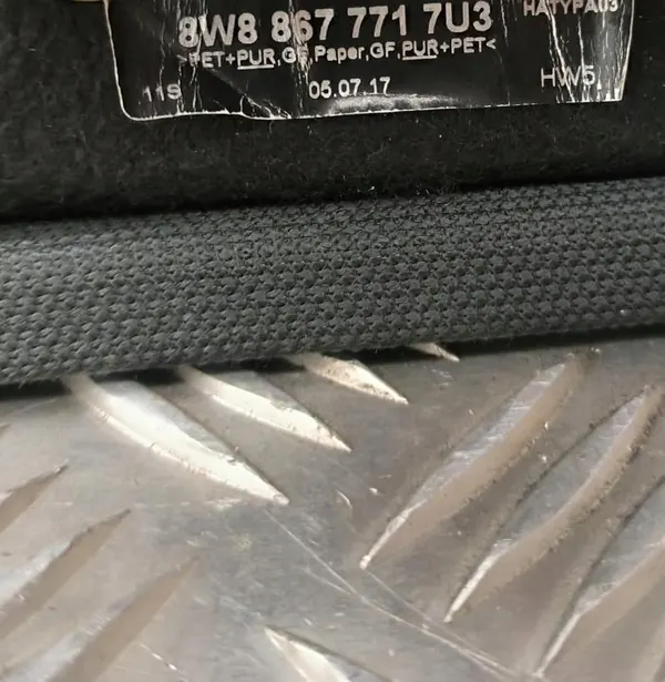 Audi A5 Sportback 2017 kofferbakplank OEM 8W88677717U3 image 3