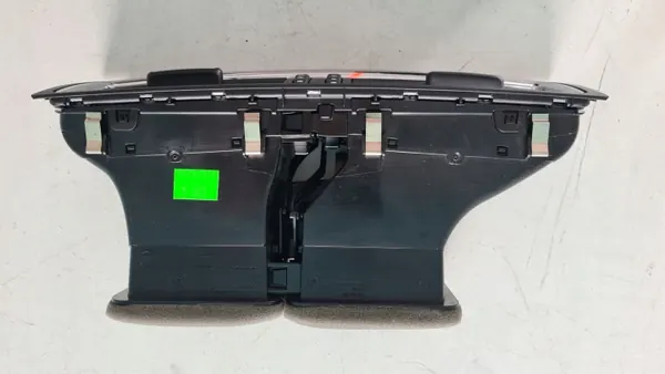 Grille de Ventilation Centrale Skoda OE OEM 3T0820951A image 4