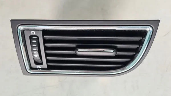 Grille de Ventilation Centrale Skoda OE OEM 3T0820951A image 8