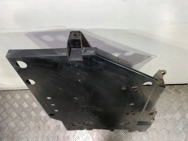 Escudo central Subaru Forester 2020 OEM 42045FL100 image 3