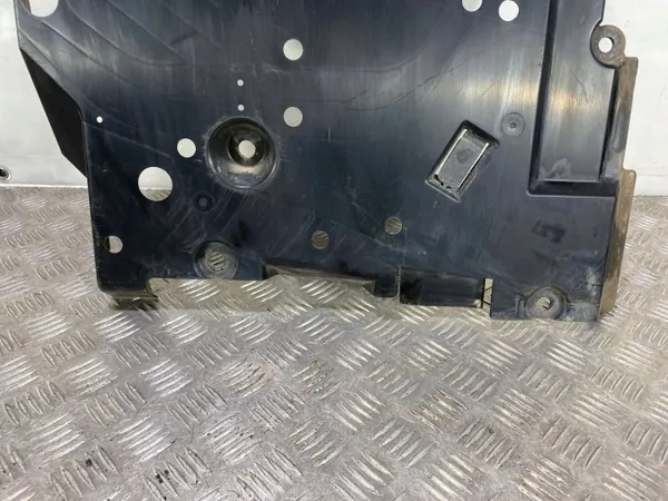 Escudo central Subaru Forester 2020 OEM 42045FL100 image 4