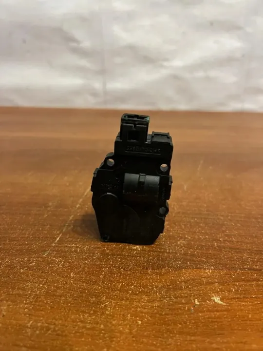 Moteur de volet Audi OE D3049 pour A4 8E2 B6 image 3